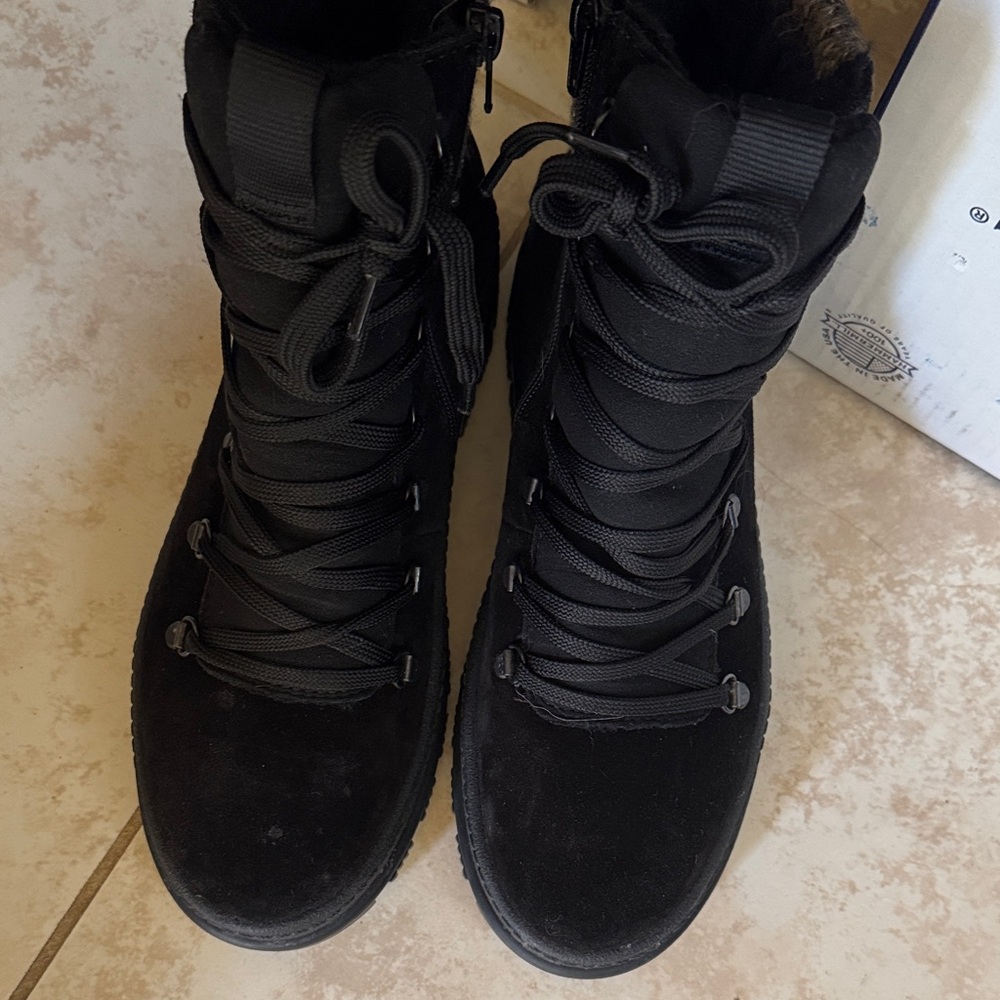 Rieker Black w/red Total Grip Shoes